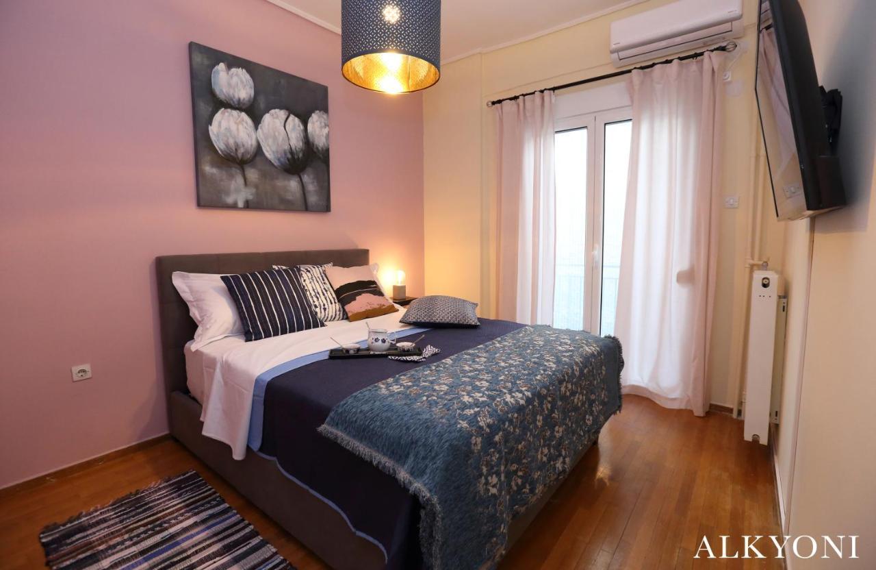 Melma Properties- Alkyoni Apartment By The Sea In Пирей Экстерьер фото